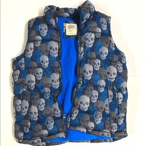 Old Navy YM vest with fleece lining for warm during winter.